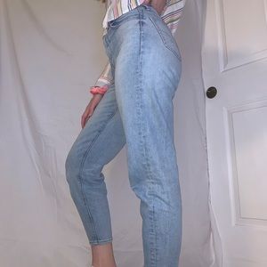 American Eagle Relaxed Mom Jeans